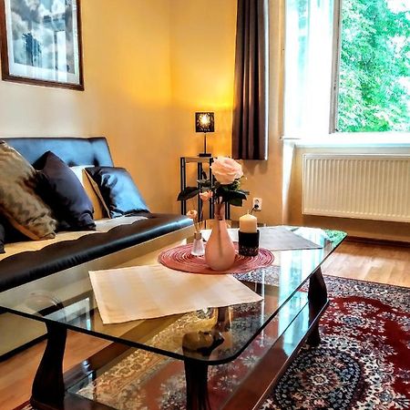 Apartment Sense of Zizkov Praag Buitenkant foto